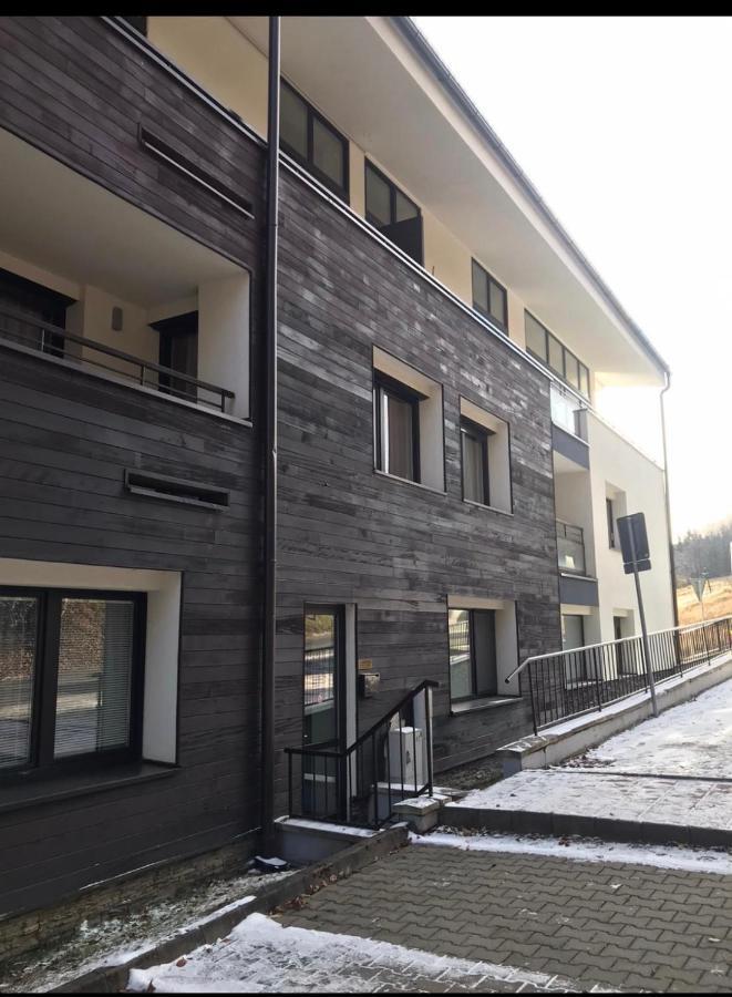 Utulny Apartman Triangel 50M Od Lyziarskeho Vleku Zahradky Donovaly Buitenkant foto