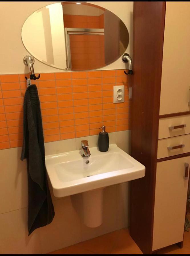 Utulny Apartman Triangel 50M Od Lyziarskeho Vleku Zahradky Donovaly Buitenkant foto